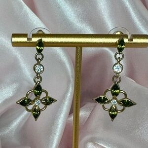 Vintage Green and Gold dangling earrings